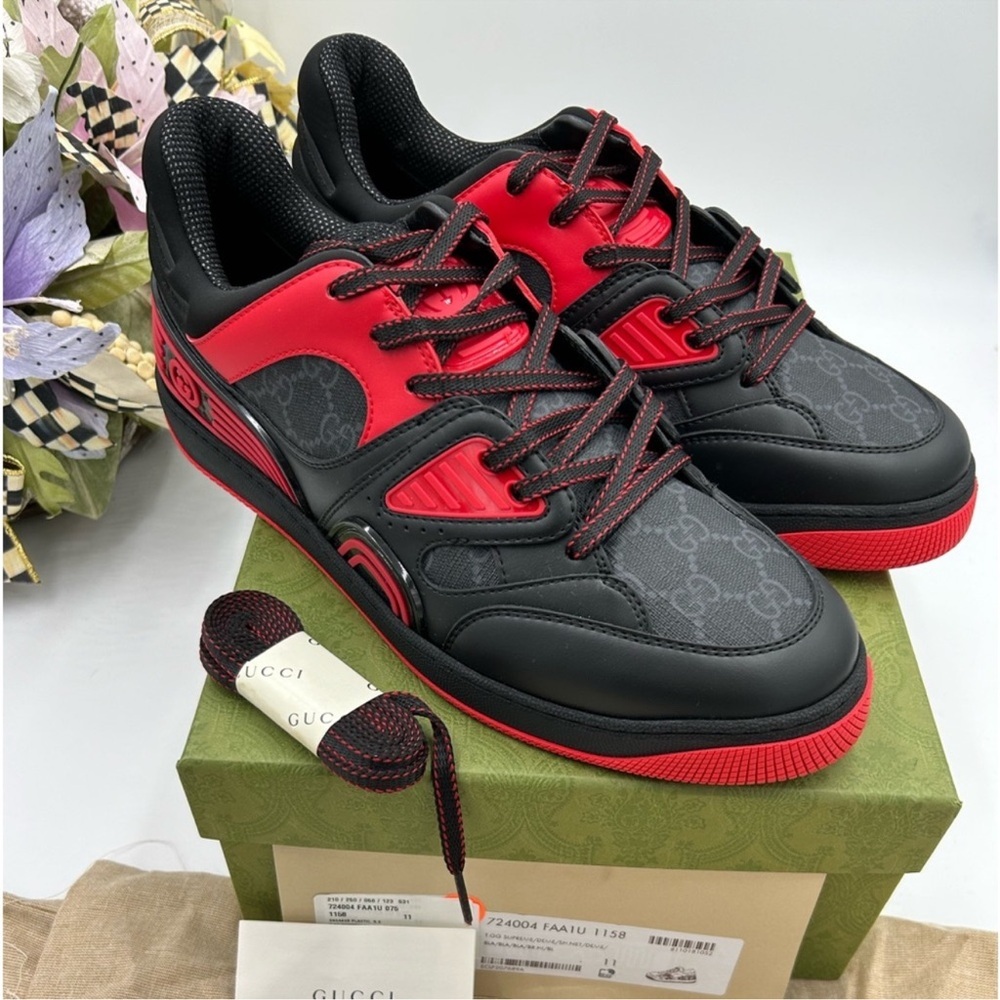 Men’s Gucci, limited edition, baskets, sneakers, size 11 made in Italy